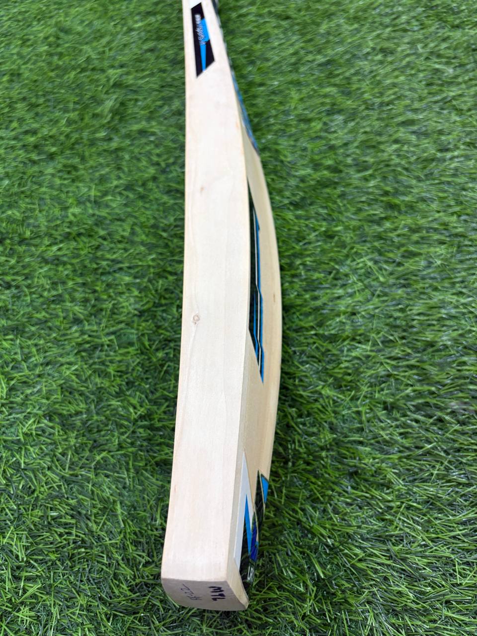 Mid to Low Profile English Willow (Grade 2) Cricket Bat Limited Edition